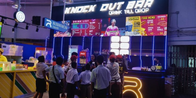 Rajadamnern Stadium food and drink stand