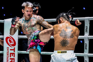 Gingsanglek Wor Kumchamnarn kicks Suriyanlek Por Yenying at ONE Friday Fights 137