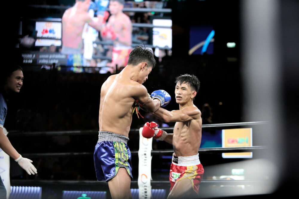 Two fighters engage at Rajadamnern Stadium
