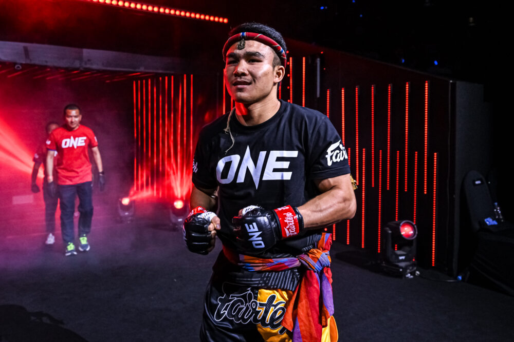 Worapon Lukjaoporongtom walks out to the ring for his fight against Soner Sen at ONE Friday Fights 118