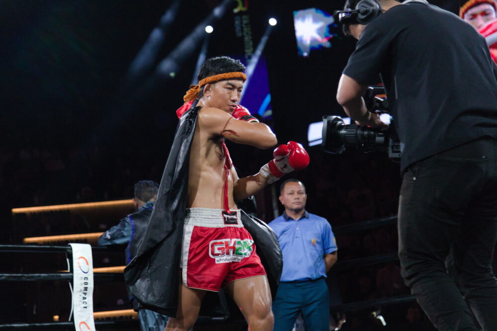 fighter entering the ring at rajadamnern stadium